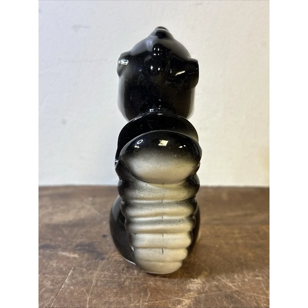 Vintage Figurine - Ceramic Skunk - Card Holder Whimsical Kitschy Eyelashes